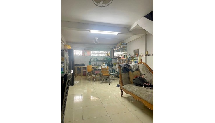 Mặt tiền Lô B Bùi Minh Trực 4.2x16 đúc 4 tầng chỉ 18 tỷ